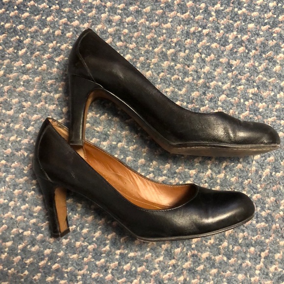 Donald Pliner Pumps - Picture 2 of 3